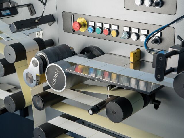 3d holographic labels in printing