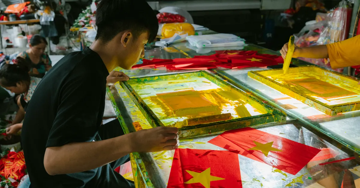 Comparing Eco-Friendly and Traditional Inks &mdash; eco-friendly printing processes for textiles